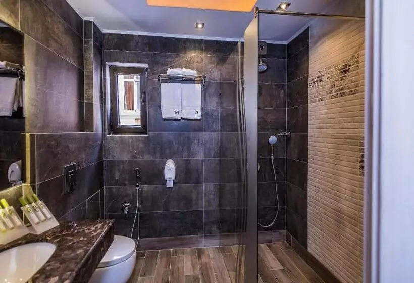 پانسیون 8 1/2 Art Guest House