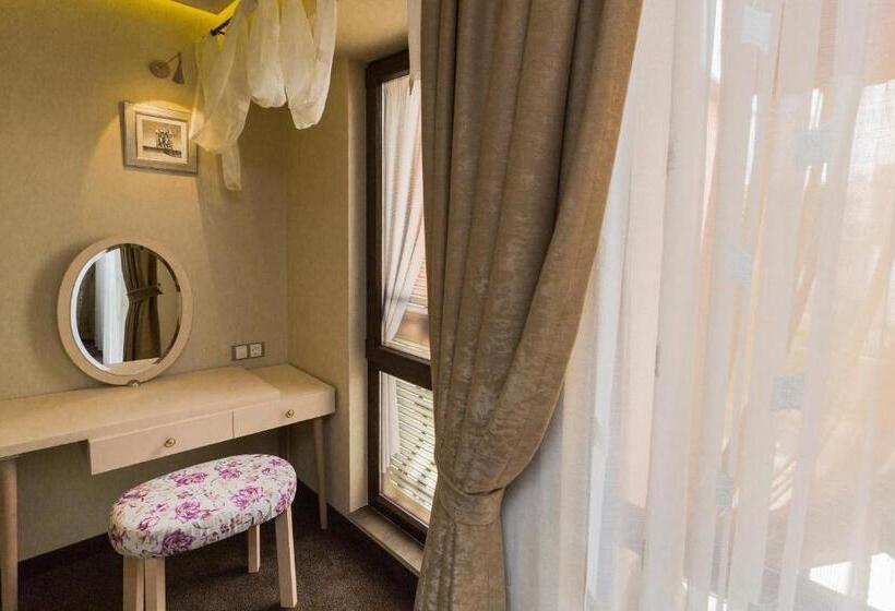 Pensjonat 8 1/2 Art Guest House