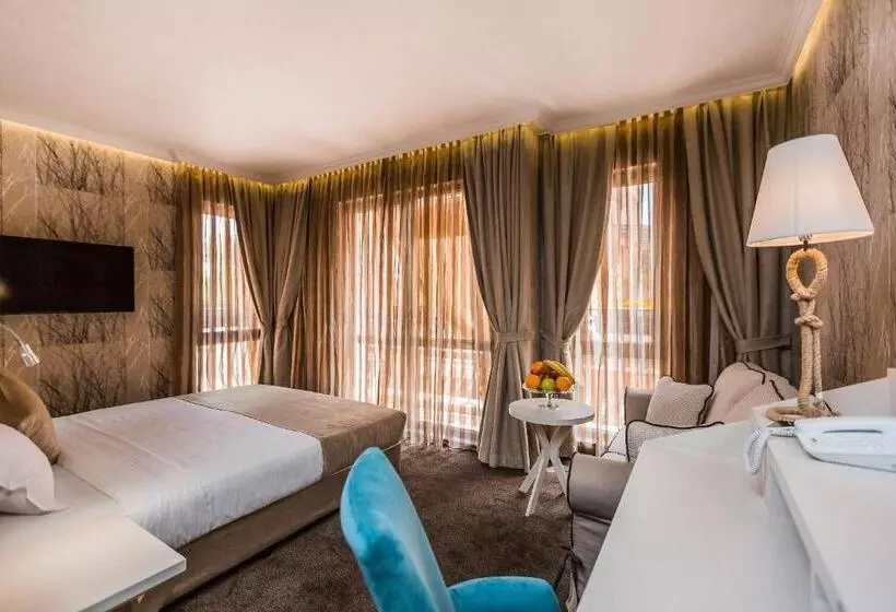 پانسیون 8 1/2 Art Guest House