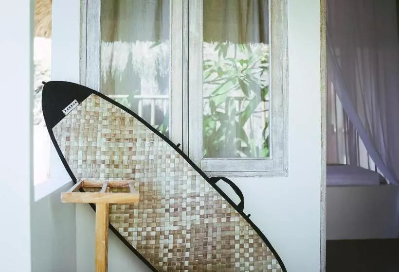 Retkeilymaja Sunhouse, Mandala Village