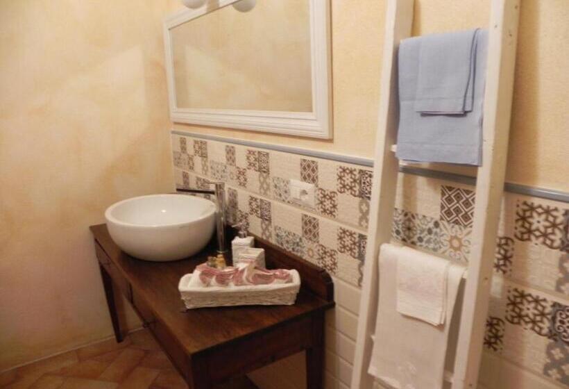 בית מלון כפרי Agriturismo Sugheretello