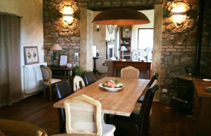 בית מלון כפרי Agriturismo Sugheretello