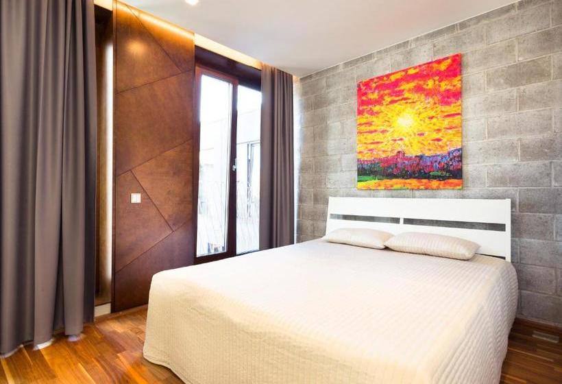 Konrad Old Town Apart