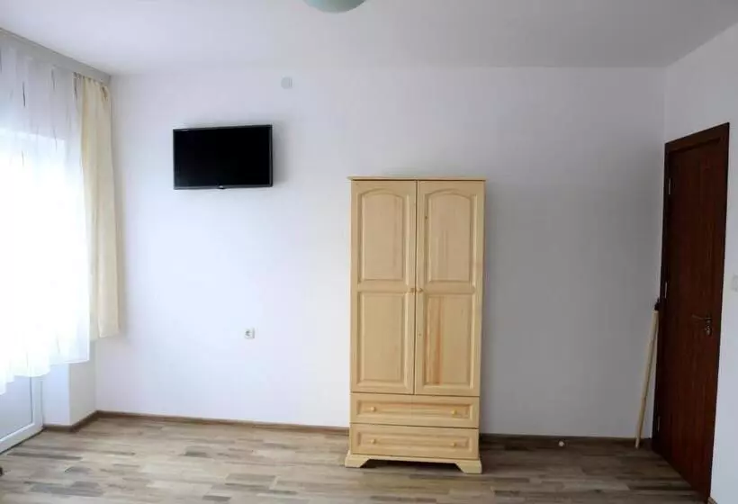 ペンション къща за гости марина ливада