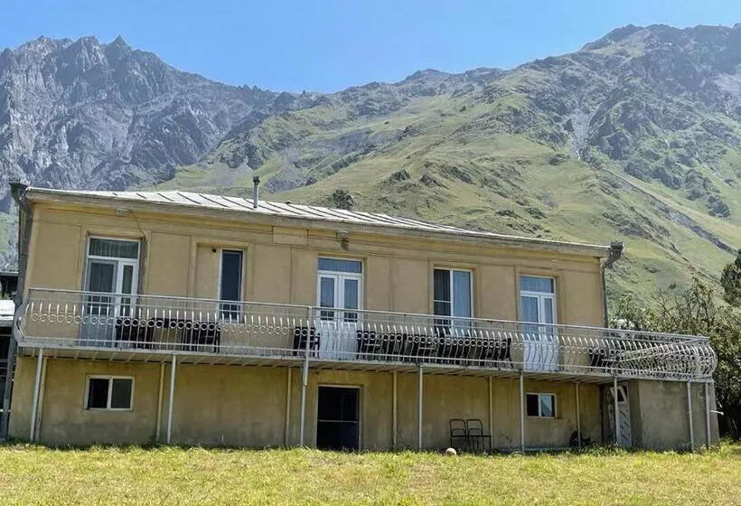 پانسیون Family Hotel 7 Sisters