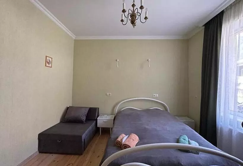 پانسیون Family Hotel 7 Sisters