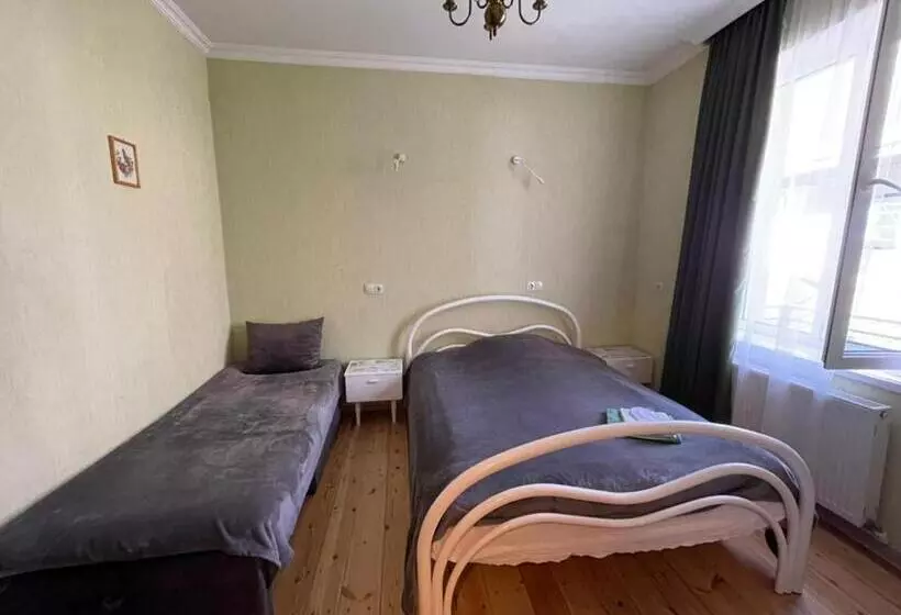 پانسیون Family Hotel 7 Sisters