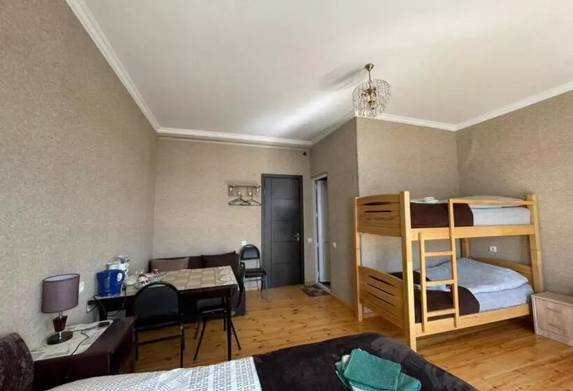 پانسیون Family Hotel 7 Sisters