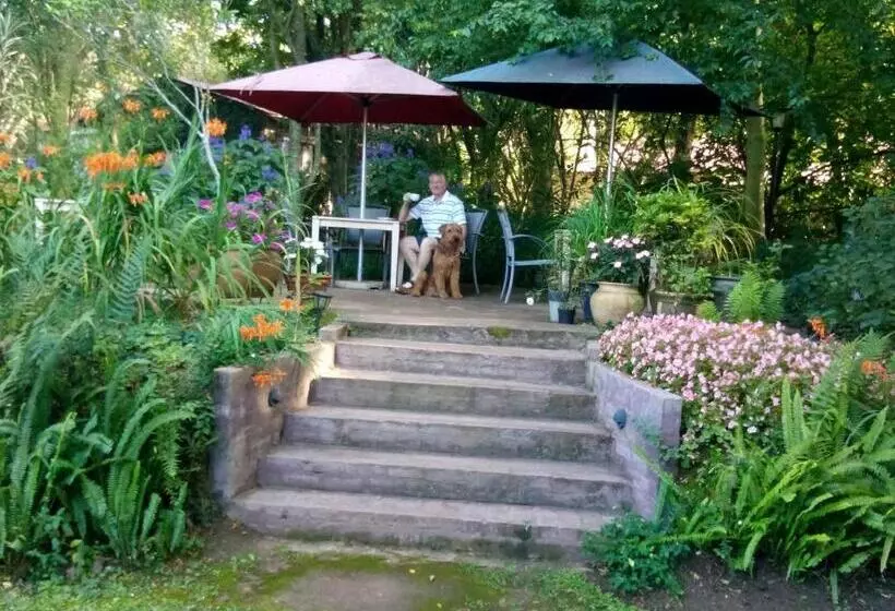 ペンション Heuglins Lodge