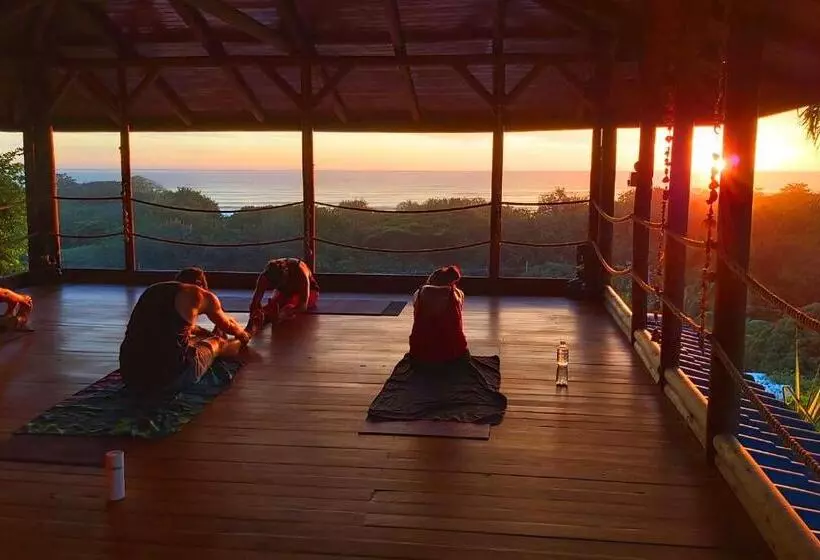Horizon Hotel & Yoga Center