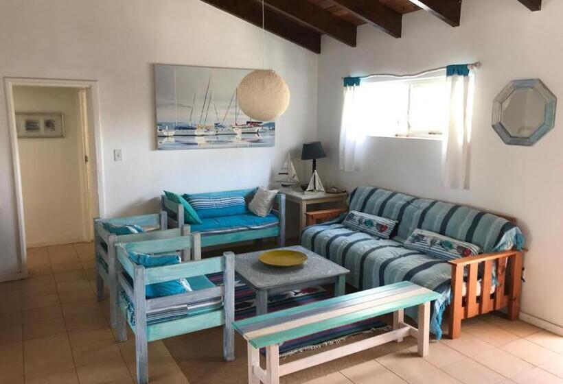 پانسیون The Green Palm Cottage