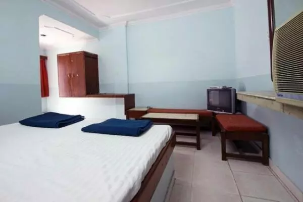 ユースホステル Dharamlok