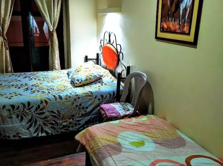 Majatalo Hostal Latitud Ecuem