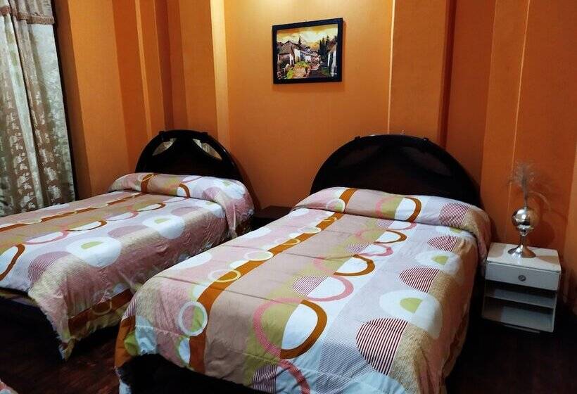 Panzió Hostal Latitud Ecuem