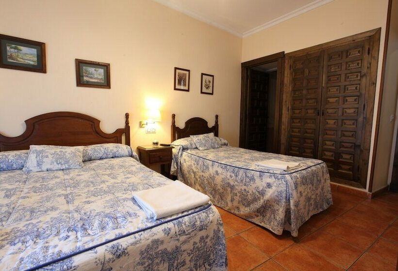 بنسيون Hostal Rocio