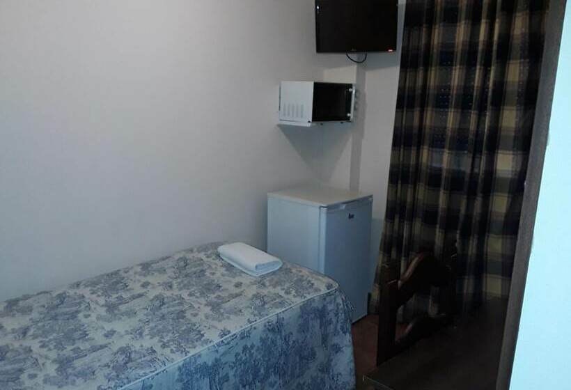 بنسيون Hostal Rocio