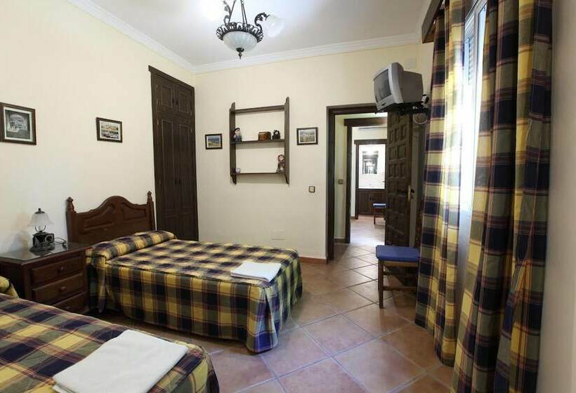 بنسيون Hostal Rocio