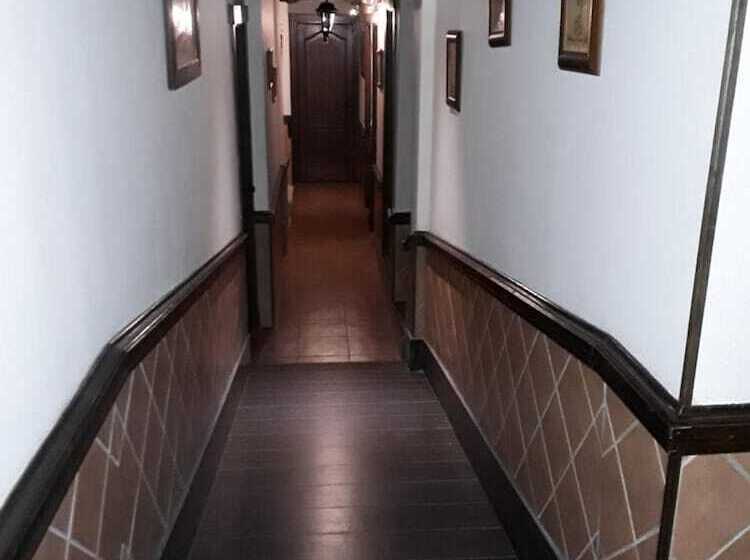 بنسيون Hostal Rocio