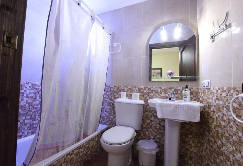 بنسيون Hostal Rocio