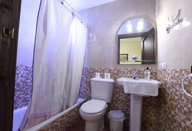 بنسيون Hostal Rocio