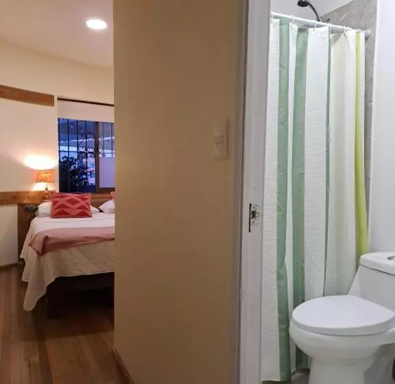 ペンション Hostal My House