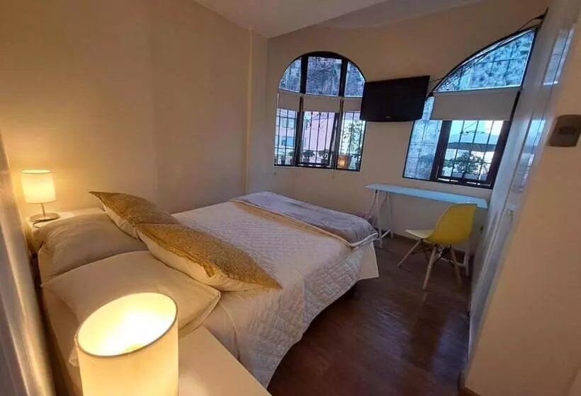 ペンション Hostal My House