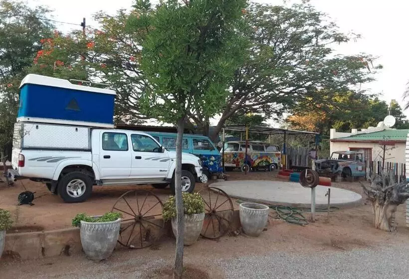 پانسیون Kai Oms Backpackers Lodge