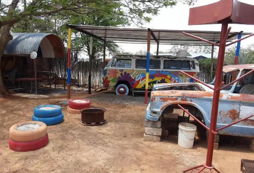 پانسیون Kai Oms Backpackers Lodge