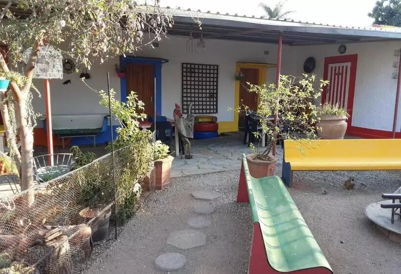 پانسیون Kai Oms Backpackers Lodge