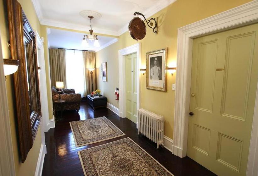 بنسيون The Rendell Shea Manor