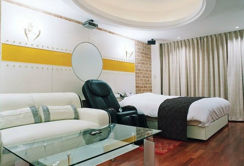 בית מלון כפרי C Love Adults Only