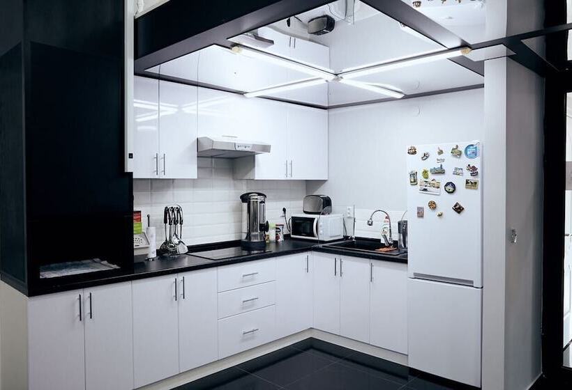 هتل کپسول Kapsula