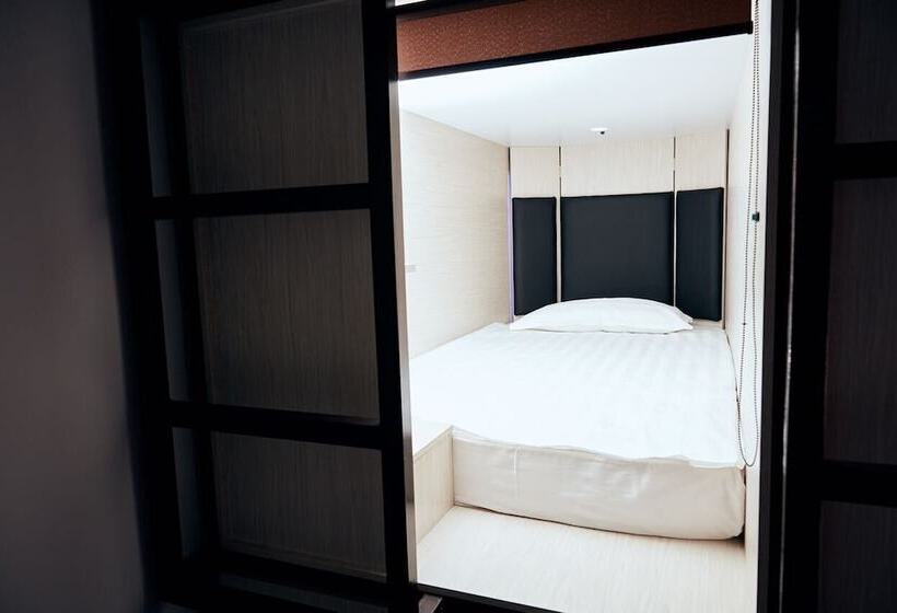 هتل کپسول Kapsula