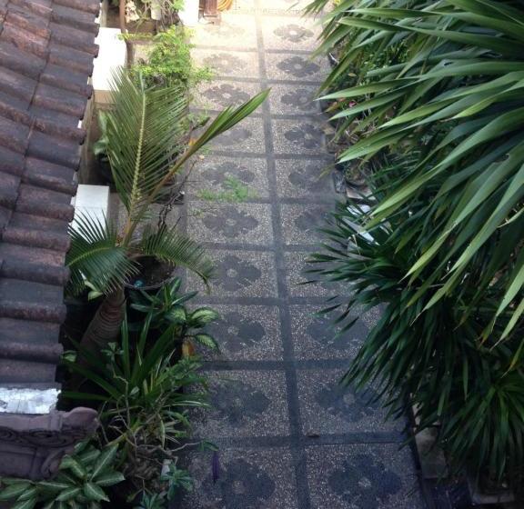 פנסיון Made Homestay