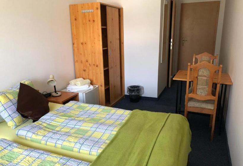 Pensió Zrcadlová Koza