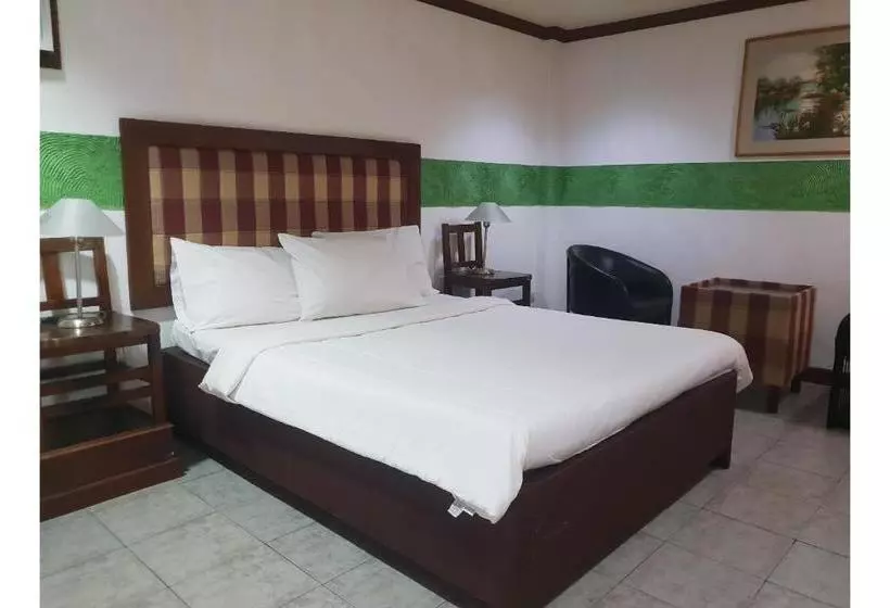 Hostel Saltimboca Tourist Inn