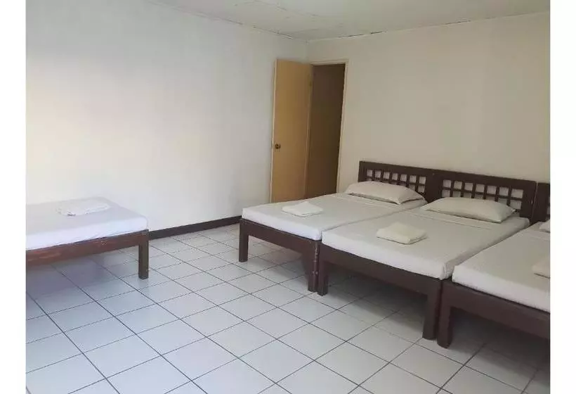 Hostel Saltimboca Tourist Inn