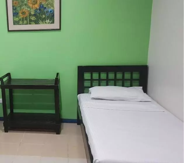 Hostel Saltimboca Tourist Inn