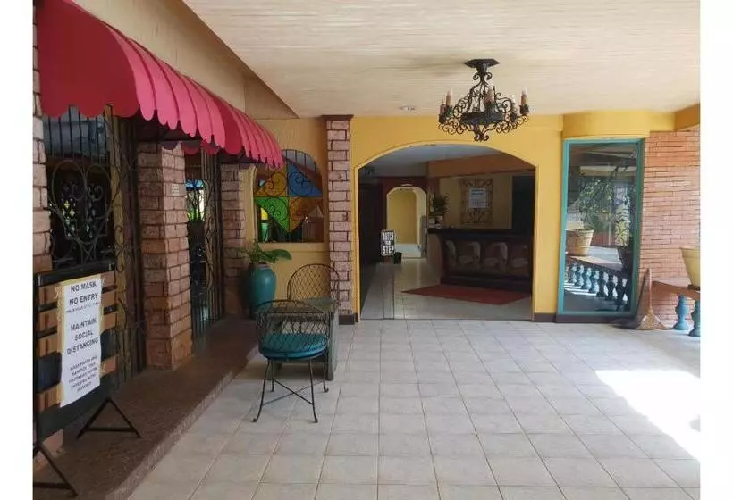 Hostel Saltimboca Tourist Inn