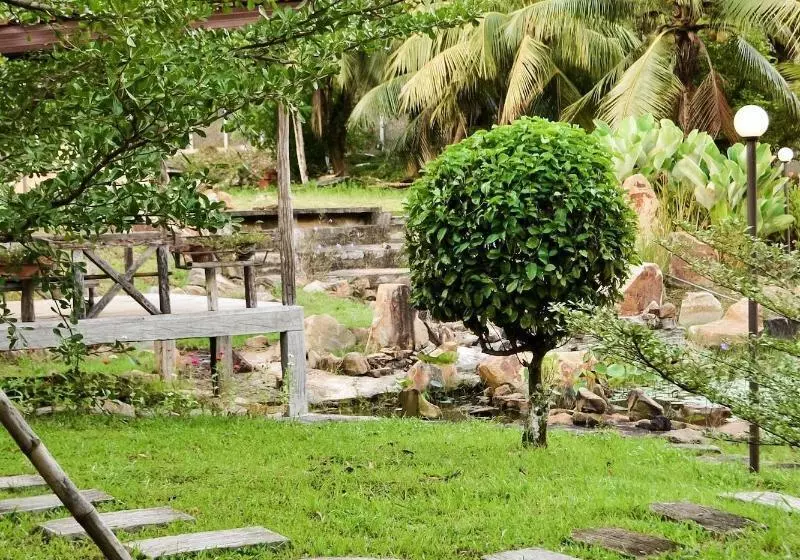 پانسیون Qi  And Club