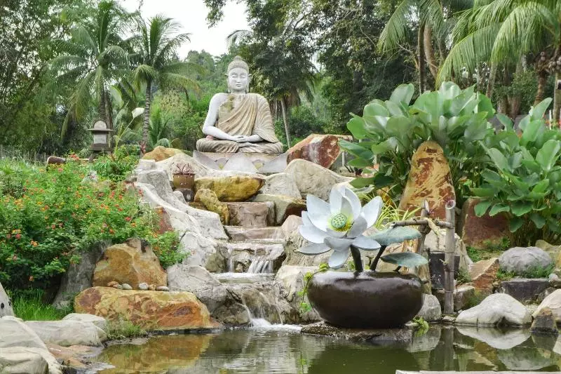 پانسیون Qi  And Club