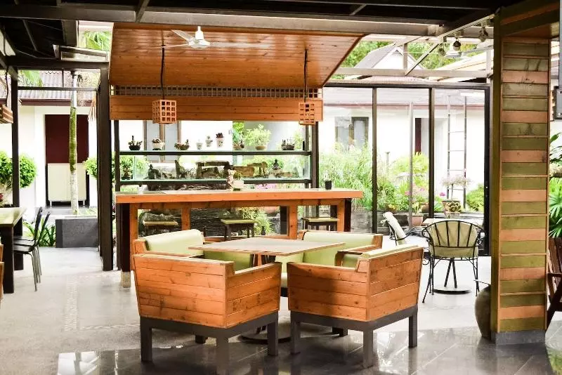 پانسیون Qi  And Club