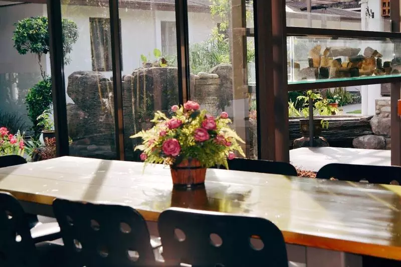 پانسیون Qi  And Club