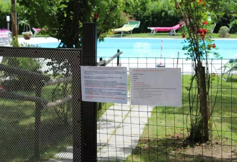 ホテル Agriturismo B&b Bio La Tana Del Lele