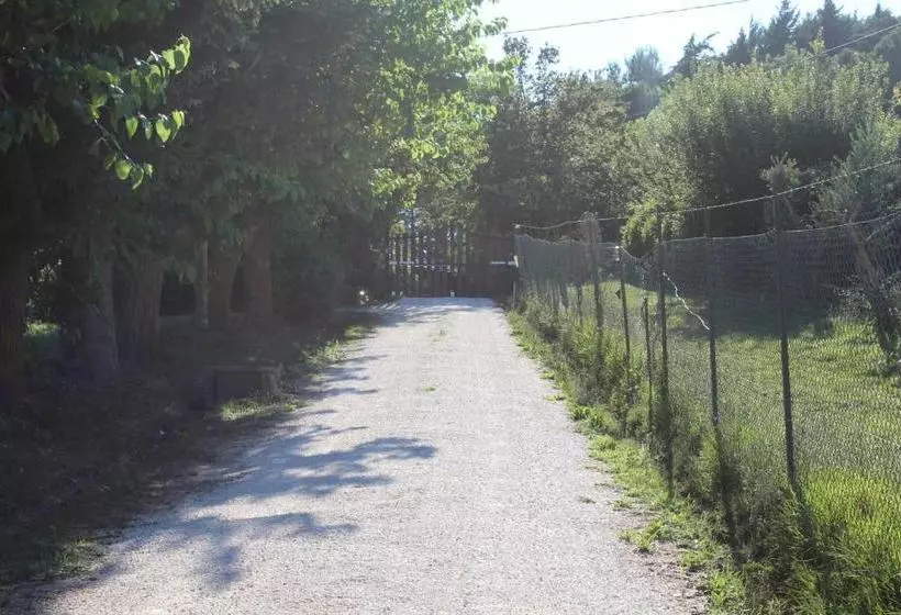 ホテル Agriturismo B&b Bio La Tana Del Lele
