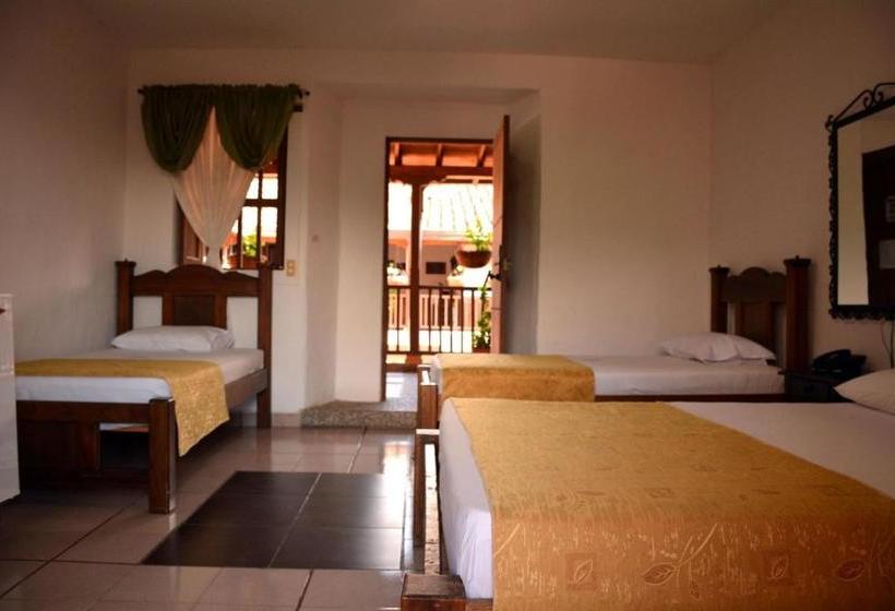 هتل Caseron Del Parque