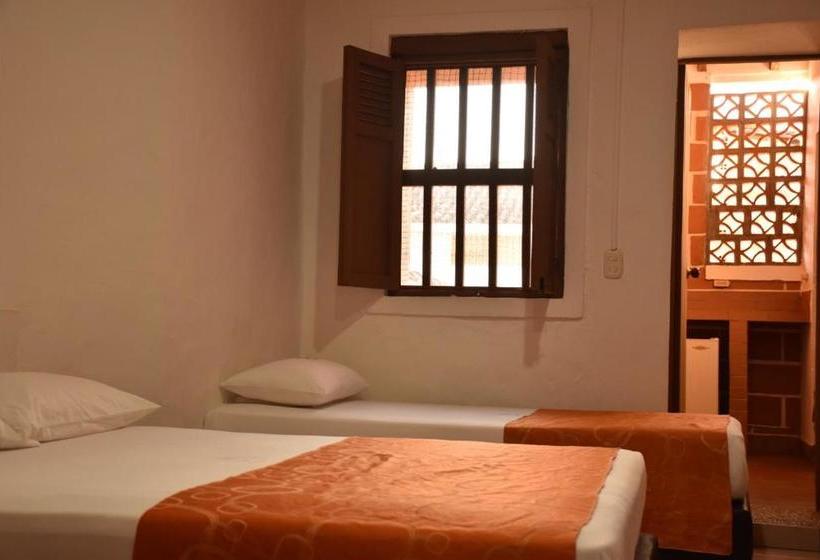 هتل Caseron Del Parque