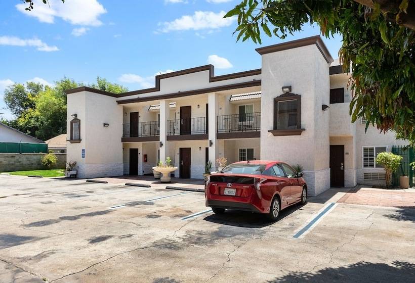 בית מלון כפרי Le Blanc Inn & Suites