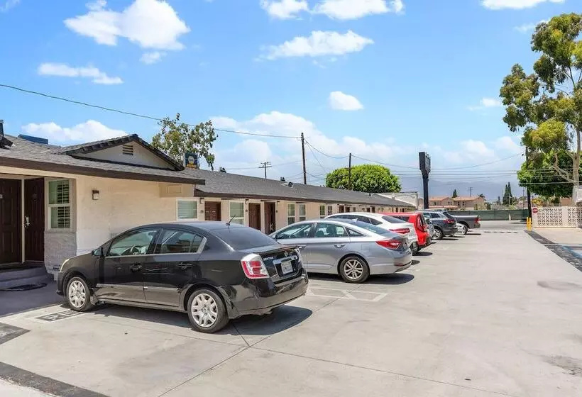 Hotelli Le Blanc Inn & Suites