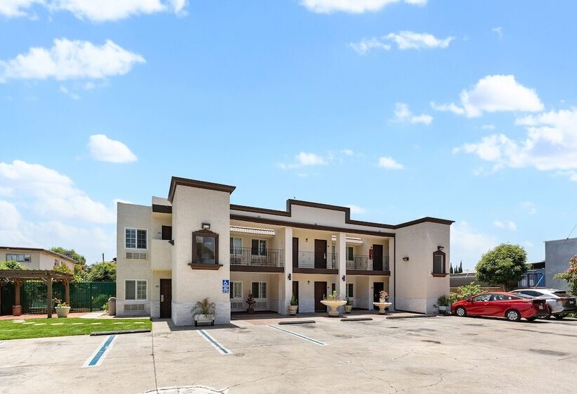 בית מלון כפרי Le Blanc Inn & Suites